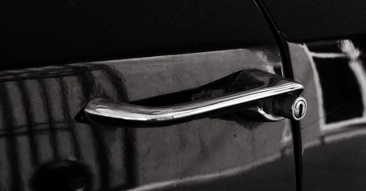 Locked Your Keys in the Car at the Farmers Market? Here's What to Do — Locksmith Lithonia