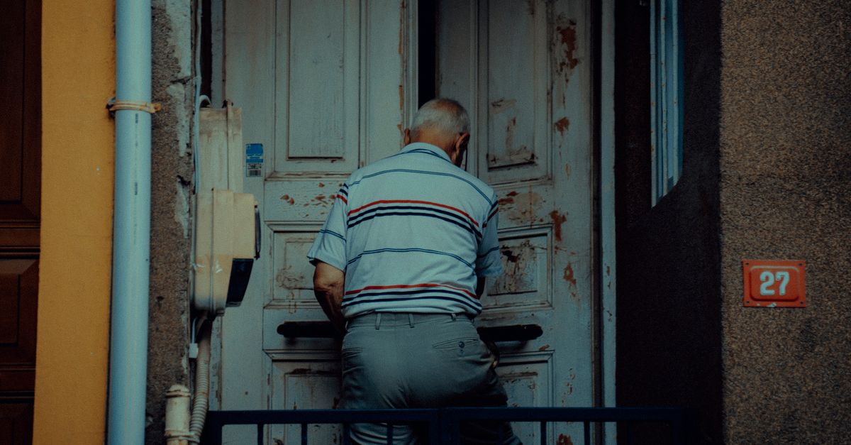 Locked Out of House? Here's Exactly What Our Call Looks Like — Locksmith Lithonia